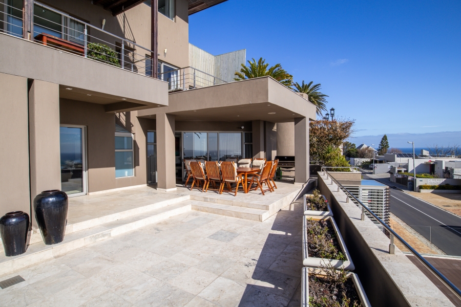 6 Bedroom Property for Sale in Bantry Bay Western Cape